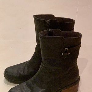 Leather motorcycle boots